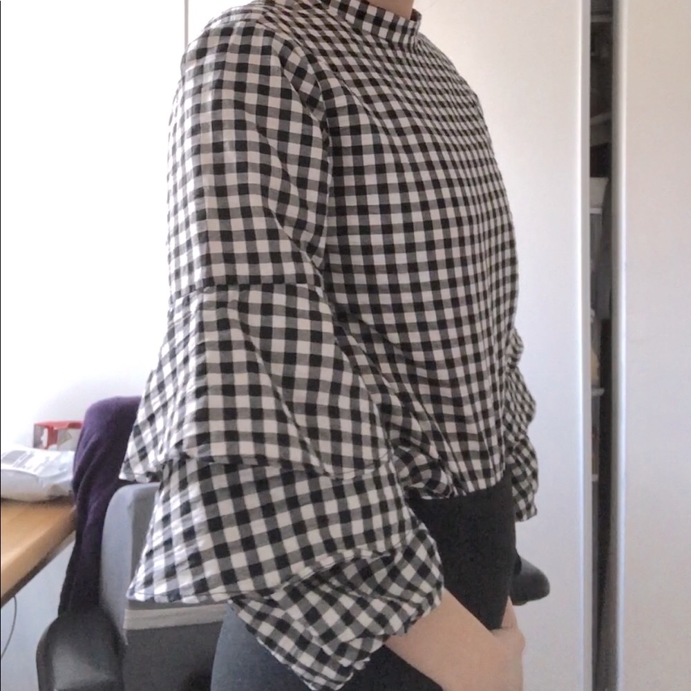 Zara Ruffle Sleeve Gingham blouse - Picture 2 of 5